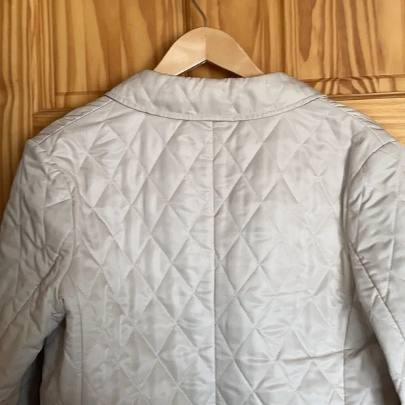 Burberry quilted jacket.Classic plaid and perfect for spring.
